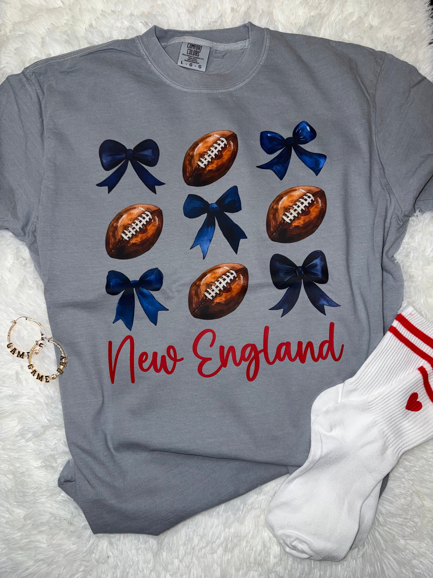 New England Navy bows and footballs Grey Tshirt