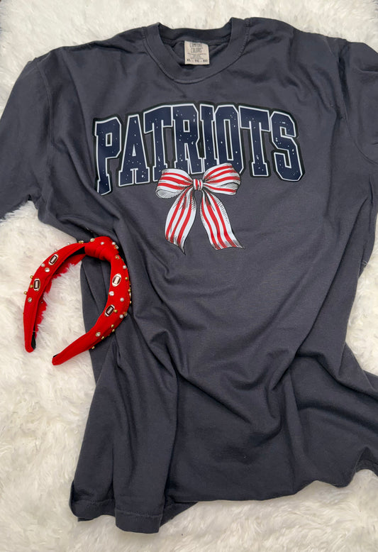Red & White Bow Patriots Graphite T-shirt